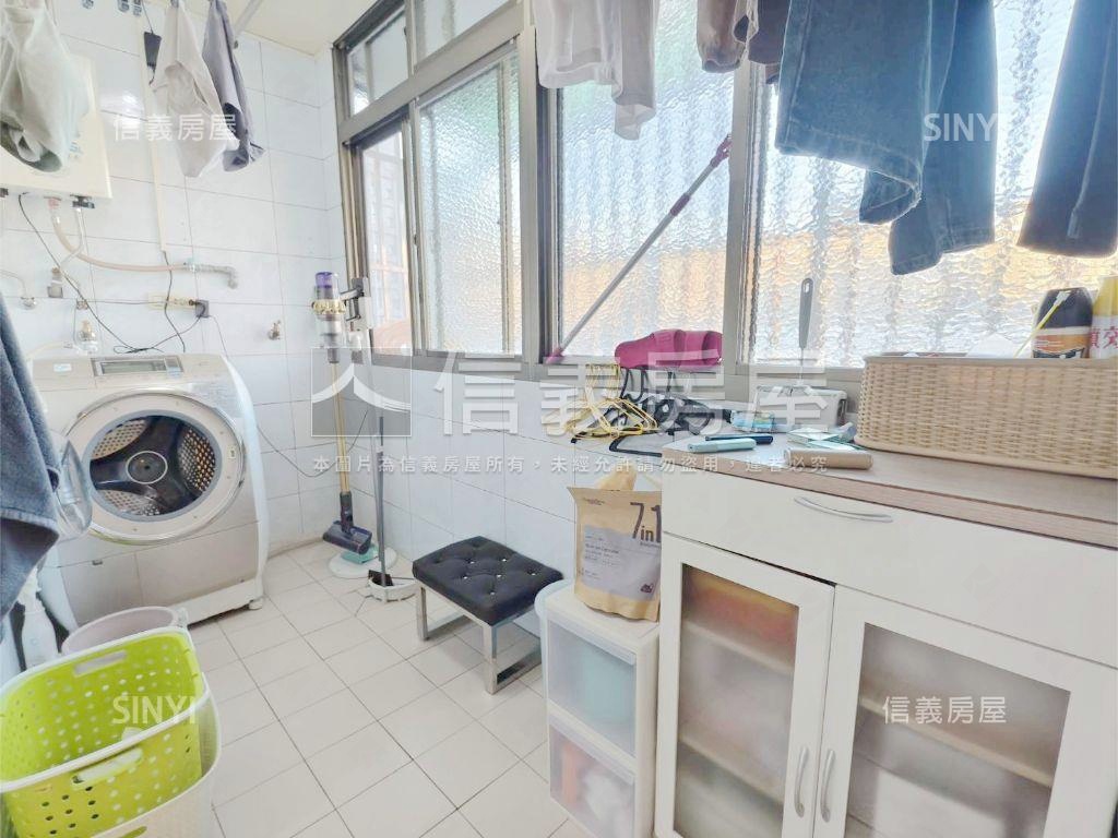 光正街三面採光裝潢好房屋室內格局與周邊環境