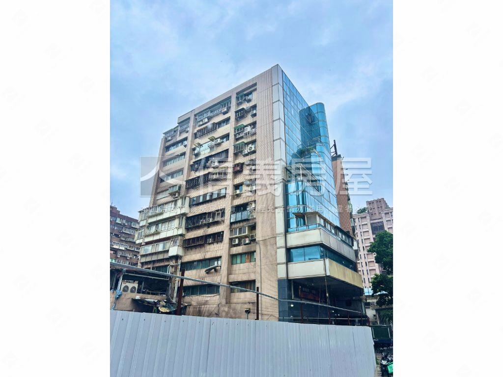 民生東路商三投資聖品房屋室內格局與周邊環境