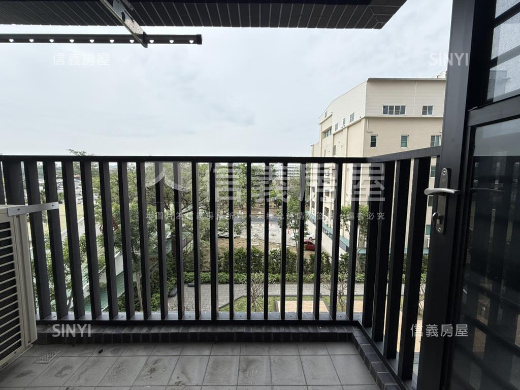 上東城有視野三房平車房屋室內格局與周邊環境