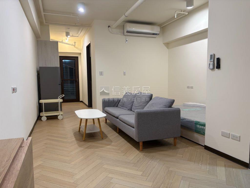 青埔．亞昕喜來登附車位房屋室內格局與周邊環境