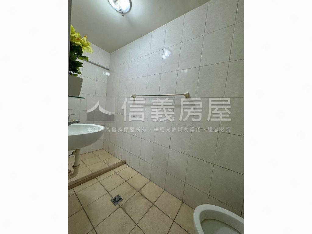 逢甲臨路透店房屋室內格局與周邊環境