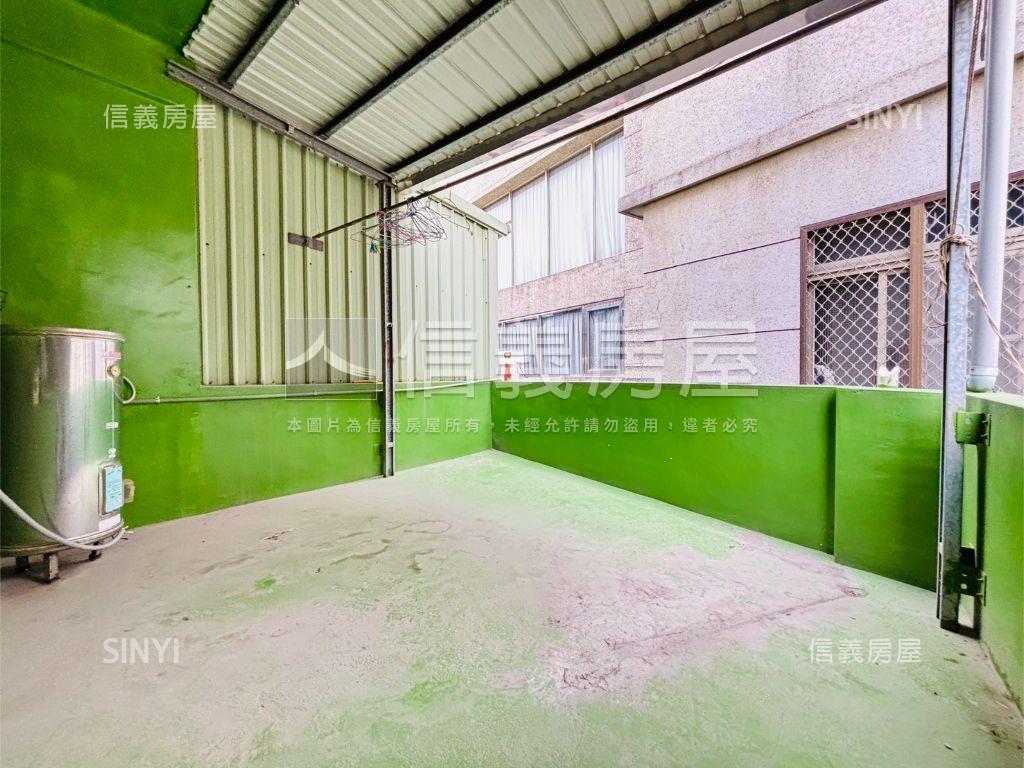 高大特區臨路透天店面房屋室內格局與周邊環境