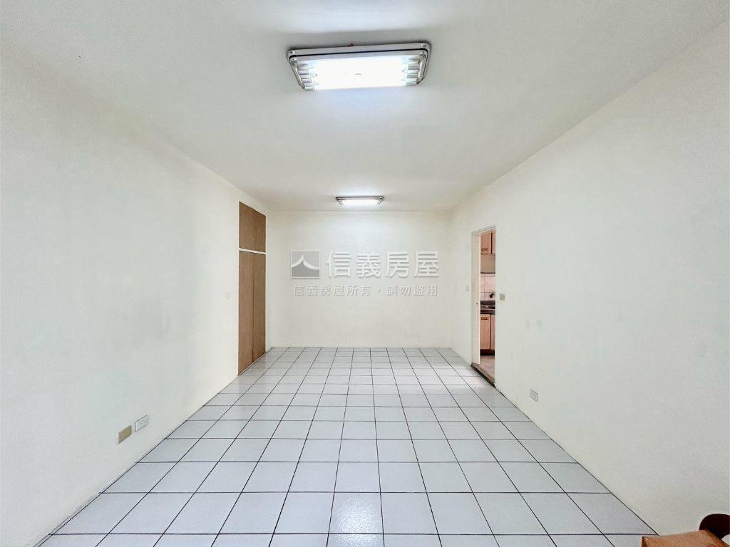 面國小乾淨漂亮三房房屋室內格局與周邊環境