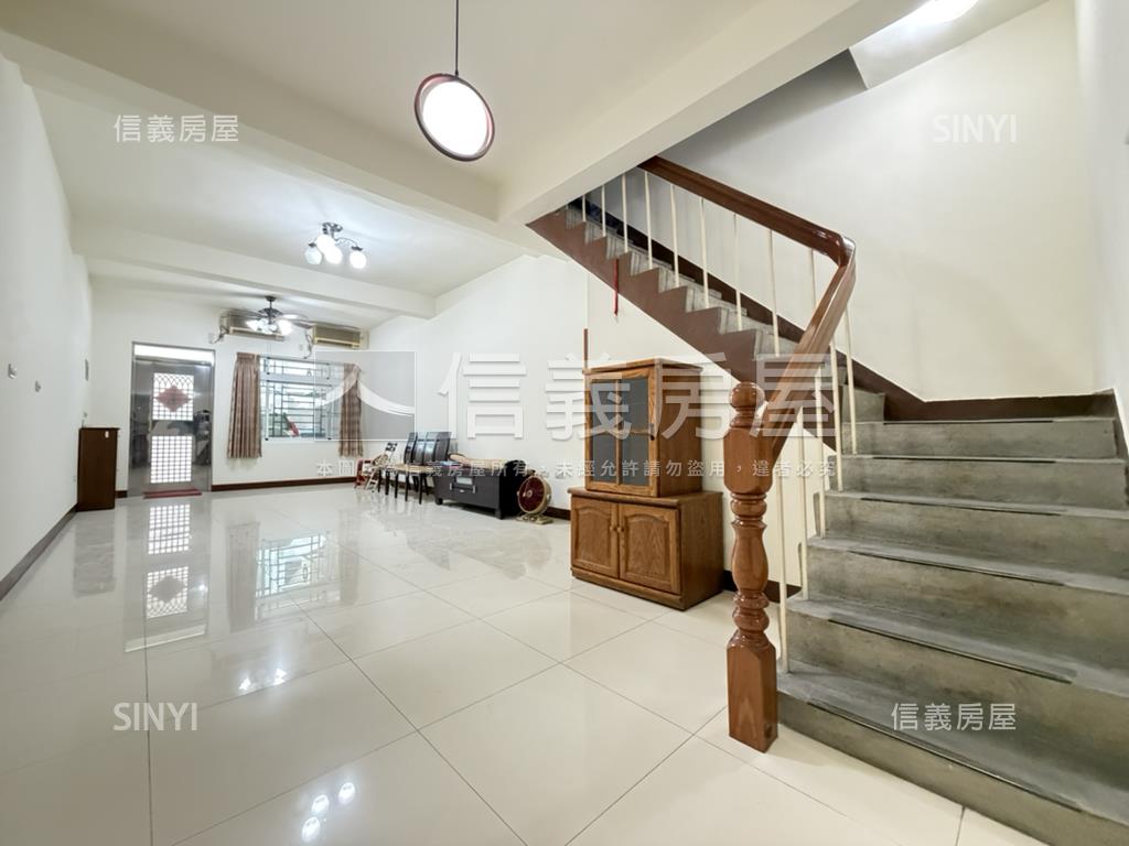 五福四維正街騎樓邊間房屋室內格局與周邊環境