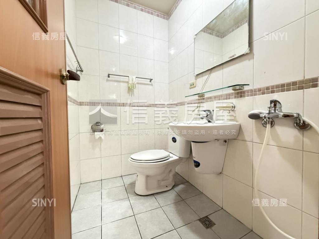 五福四維正街騎樓邊間房屋室內格局與周邊環境