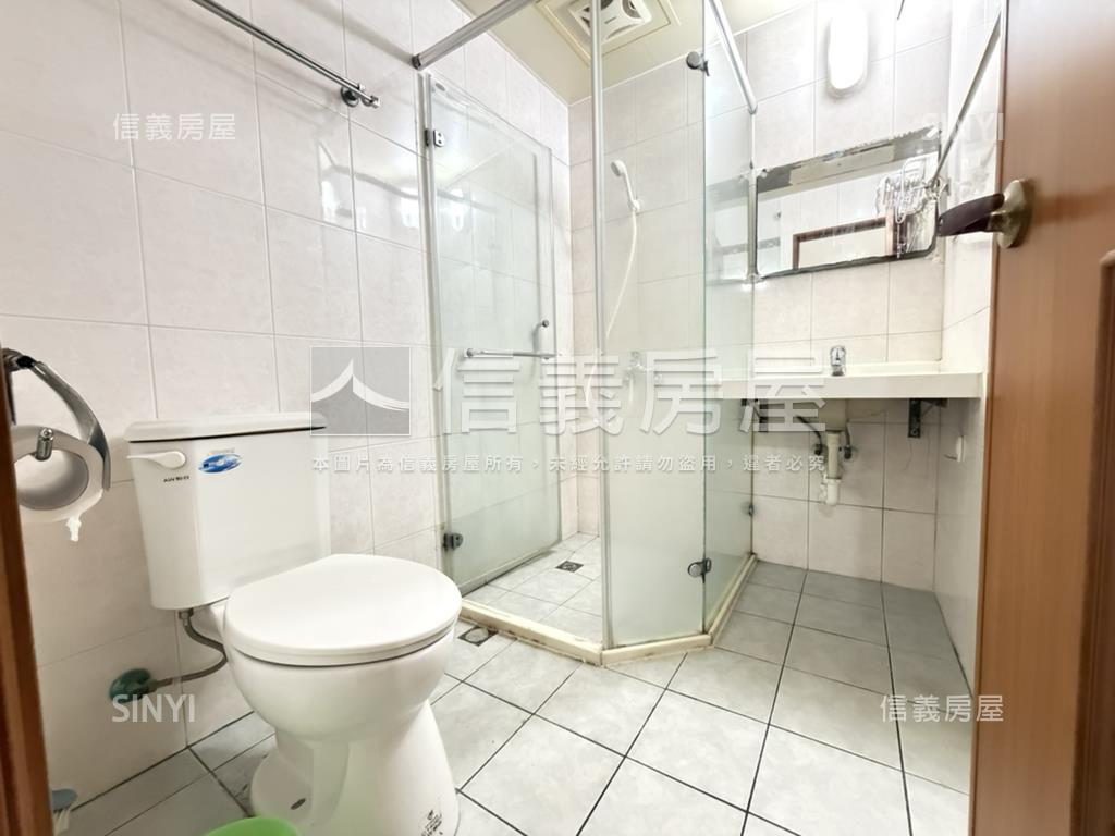 五福四維正街騎樓邊間房屋室內格局與周邊環境