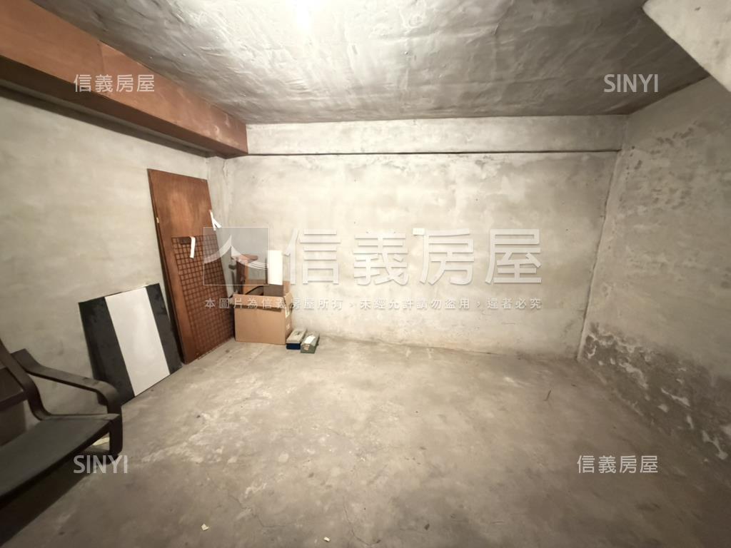 五福四維正街騎樓邊間房屋室內格局與周邊環境