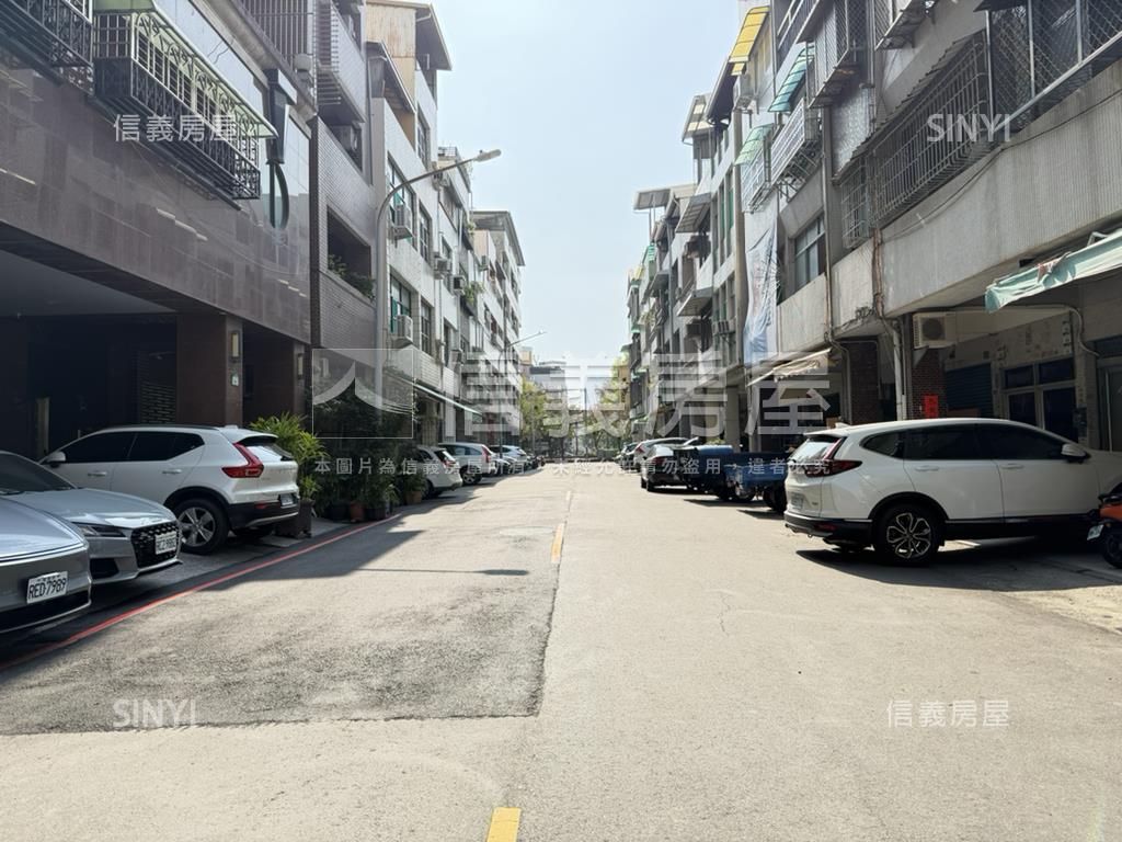 五福四維正街騎樓邊間房屋室內格局與周邊環境