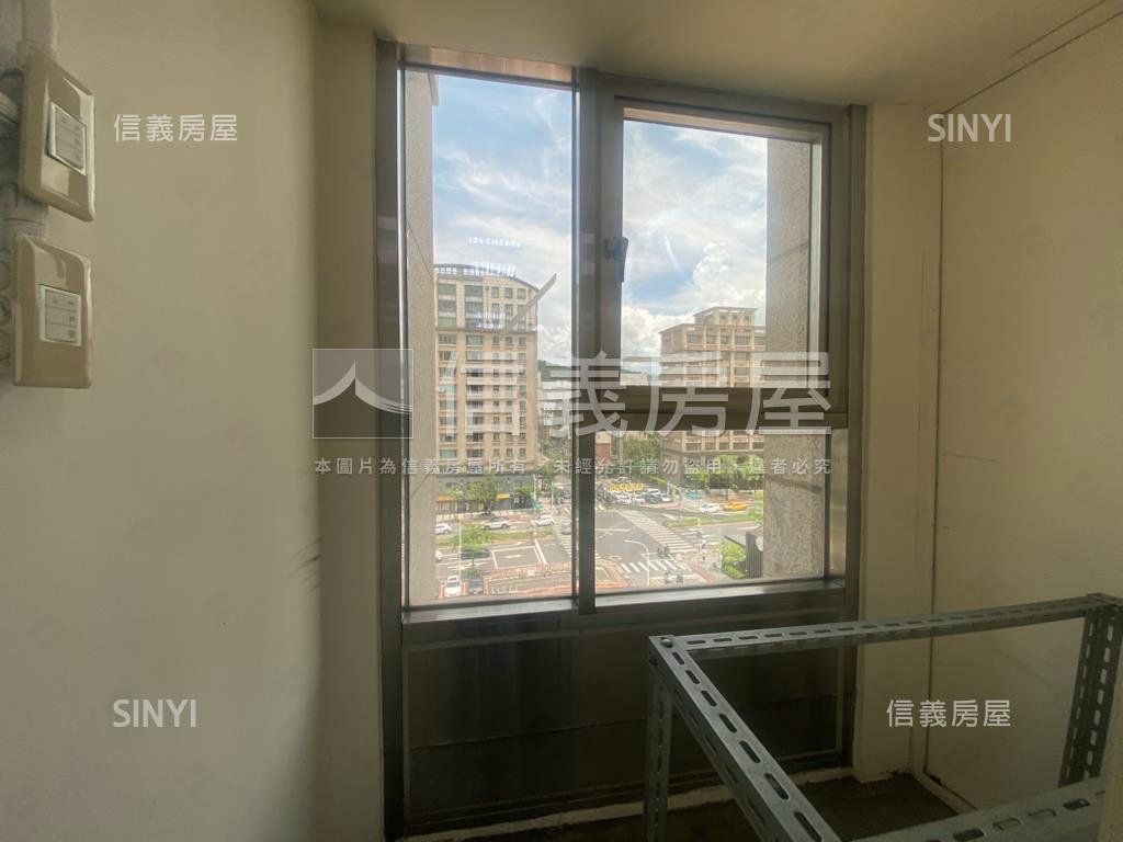 福華廣場邊間辦公房屋室內格局與周邊環境