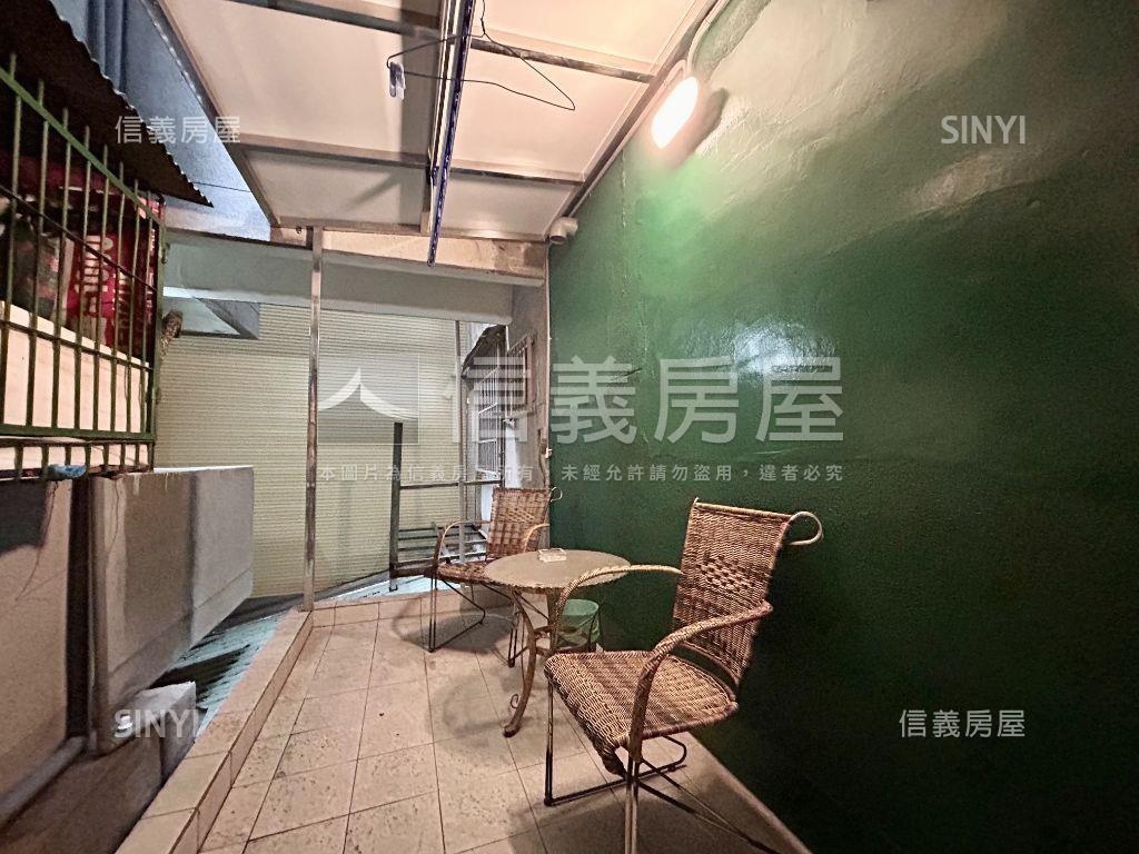 近高醫正街騎樓屋況佳店住房屋室內格局與周邊環境