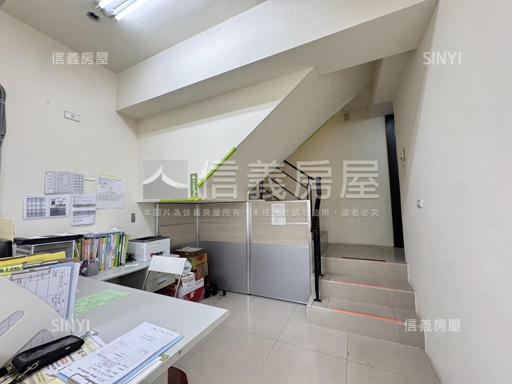 昌傑學學黃金店面附車位房屋室內格局與周邊環境