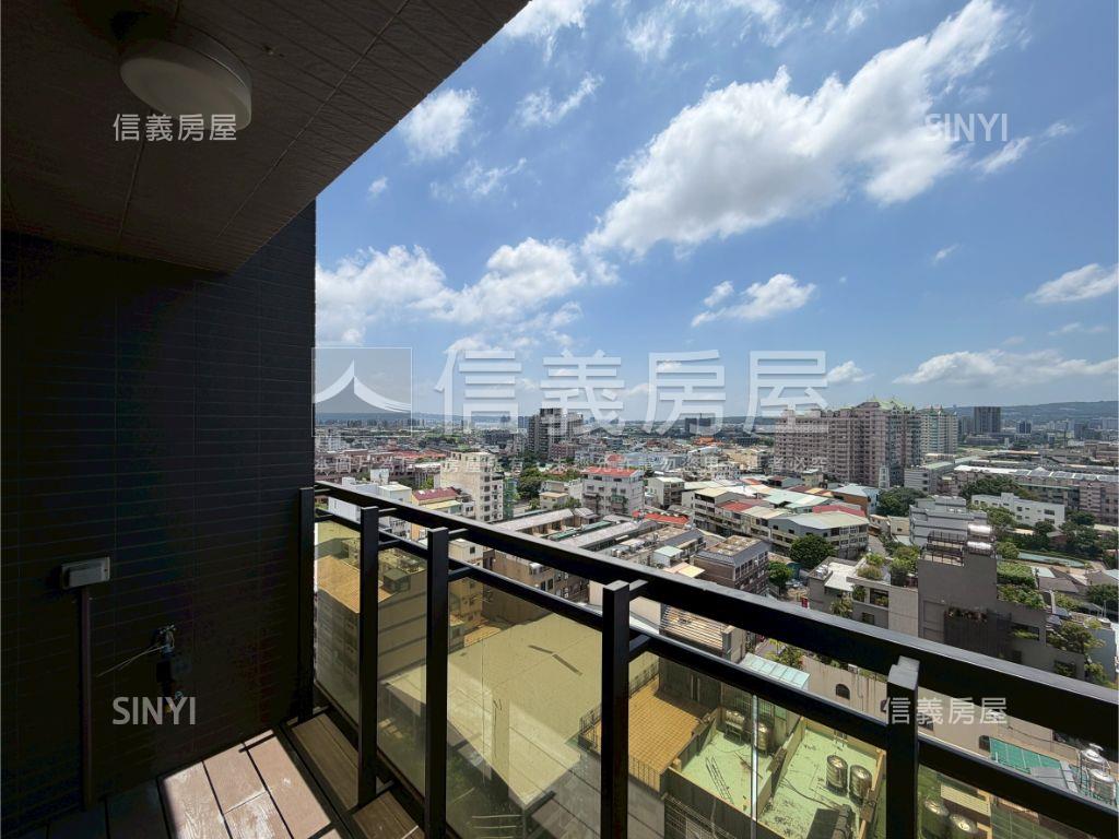 新業大居次頂樓四房雙平車房屋室內格局與周邊環境