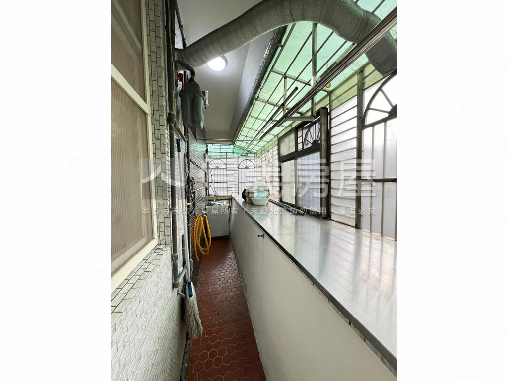 中正國中．獨棟美居房屋室內格局與周邊環境