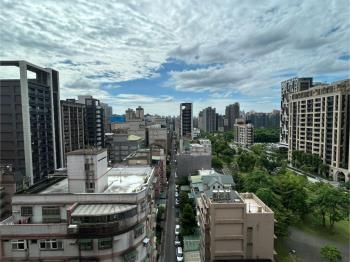 專任公園景觀三房車位