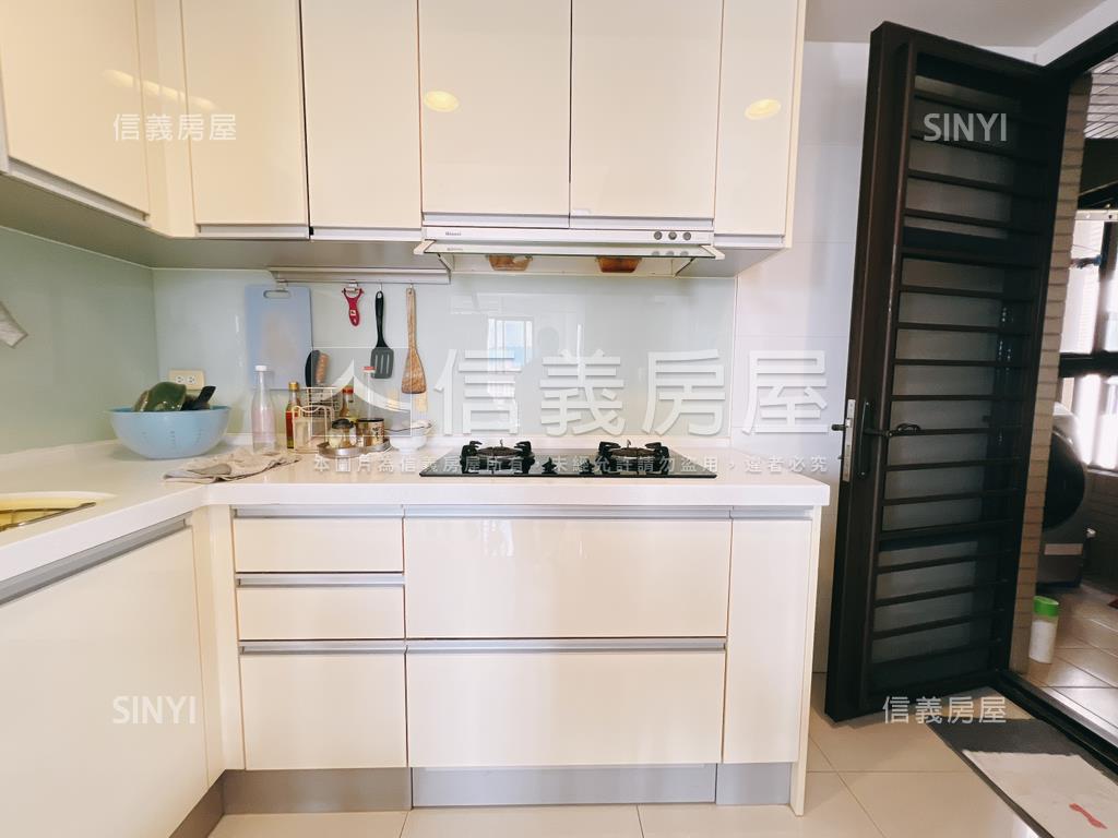 晴川岸高樓視野三房平車房屋室內格局與周邊環境