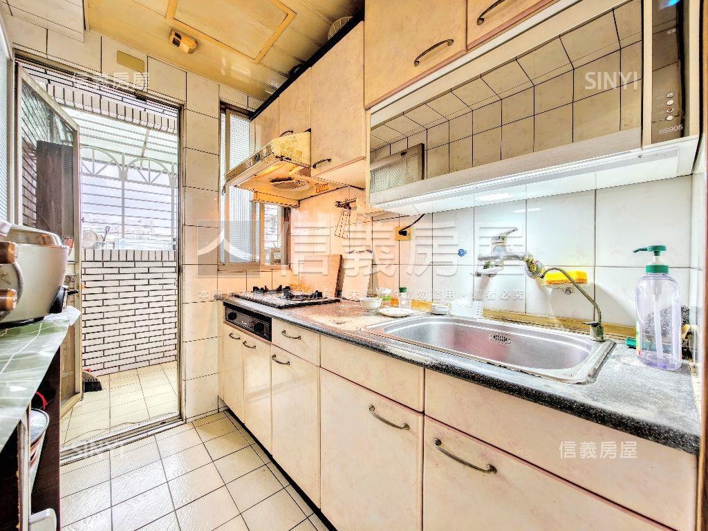 金門花園三房車位房屋室內格局與周邊環境