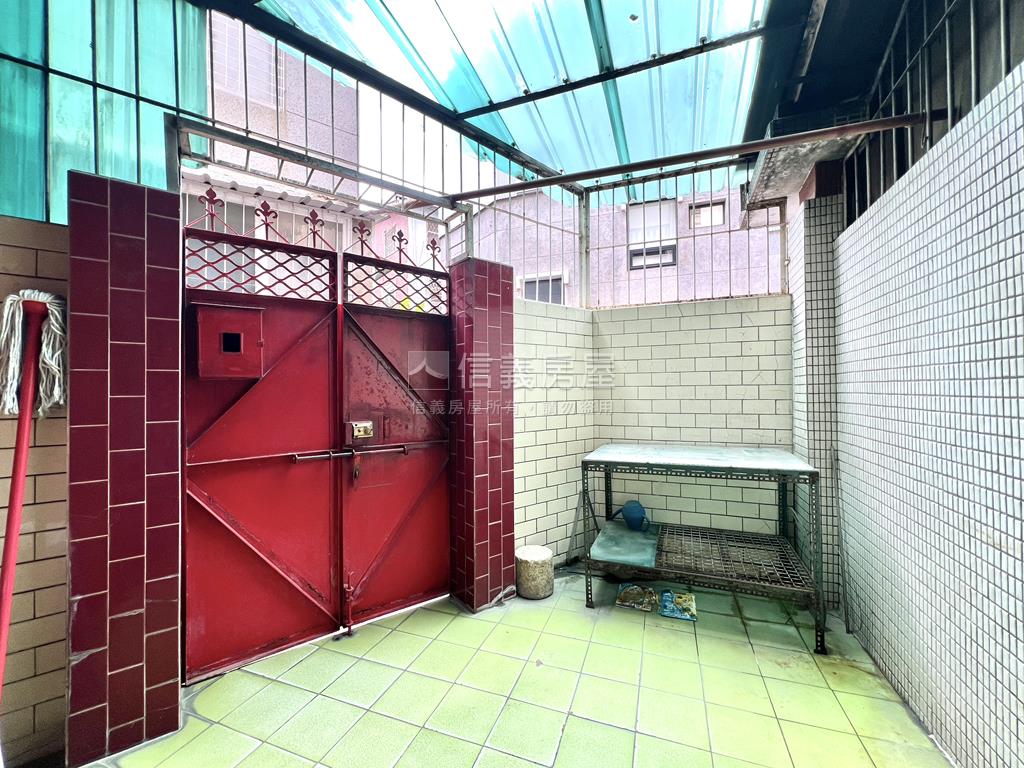 ㊝近家齊高中★邊間一樓寓房屋室內格局與周邊環境