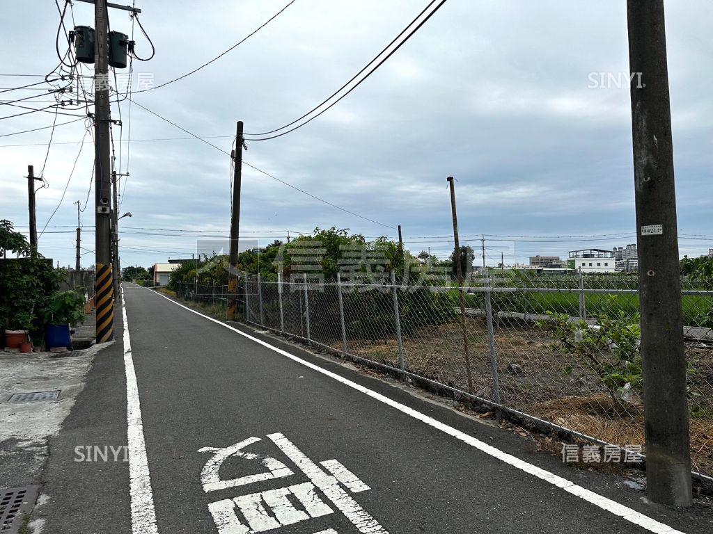 近鳳林路車庫透天房屋室內格局與周邊環境