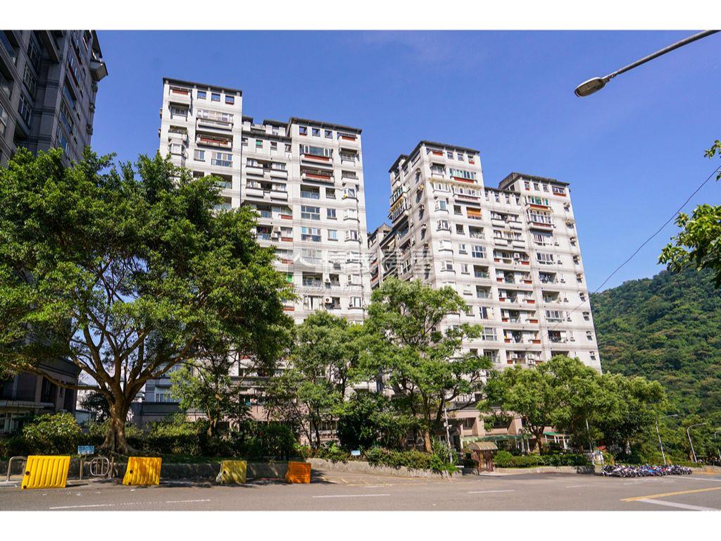 達觀鎮Ａ４景觀三房車位房屋室內格局與周邊環境