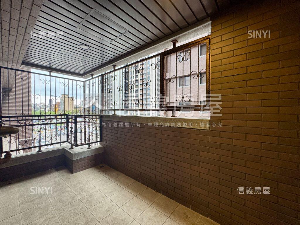 昭揚。公園綠意四房雙車位房屋室內格局與周邊環境