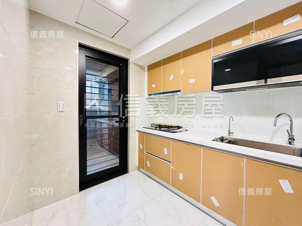 玖年水玥三房房屋室內格局與周邊環境