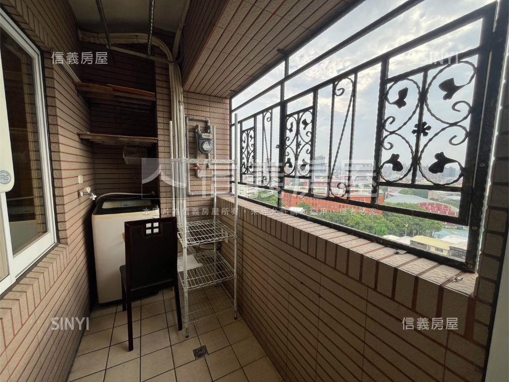 法國賞次頂樓景觀三房車位房屋室內格局與周邊環境