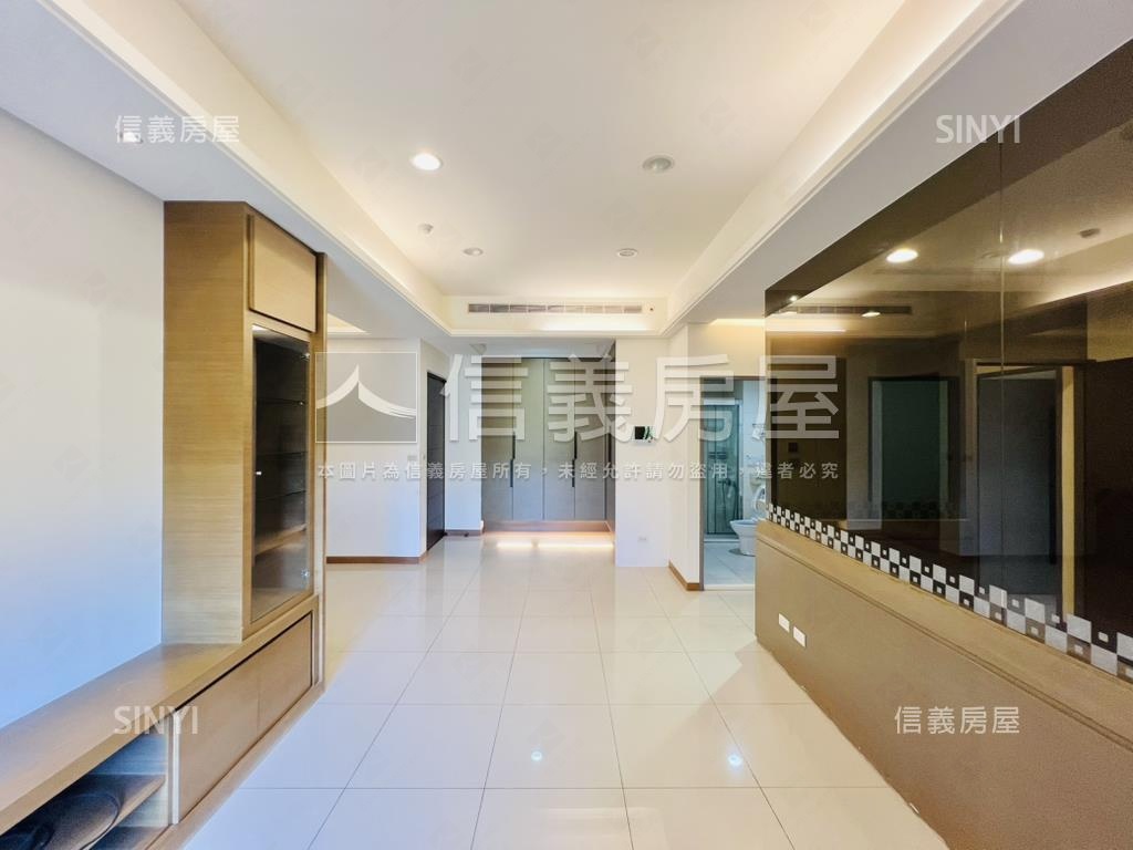 史丹佛面樹海三房車位房屋室內格局與周邊環境