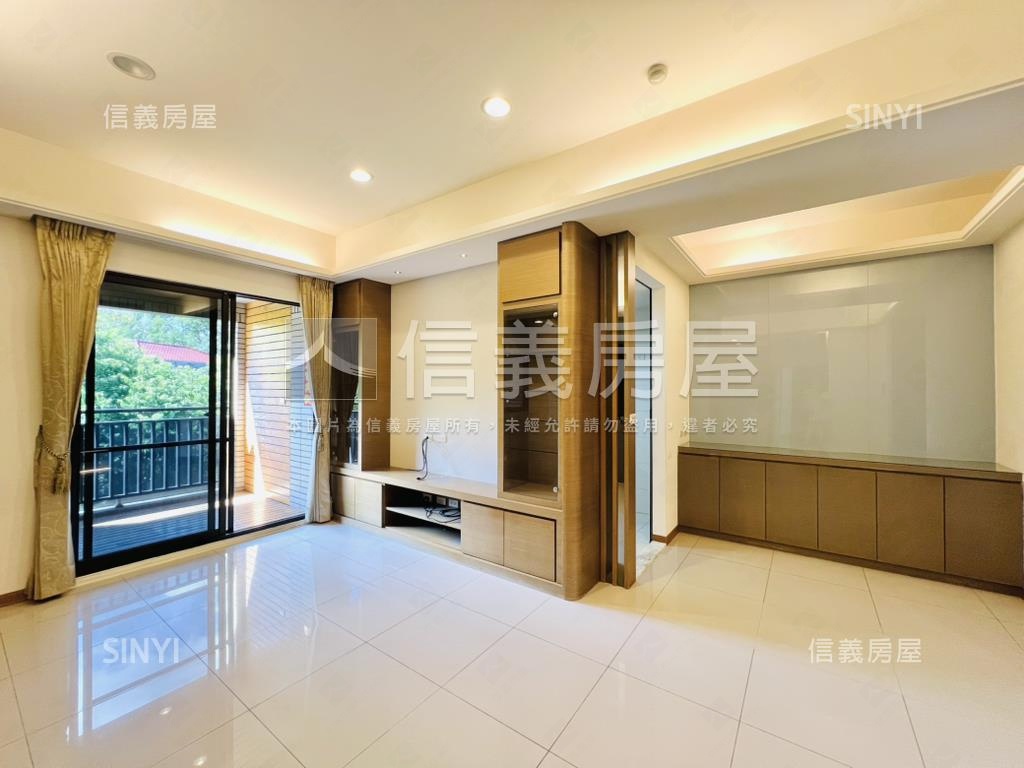 史丹佛面樹海三房車位房屋室內格局與周邊環境