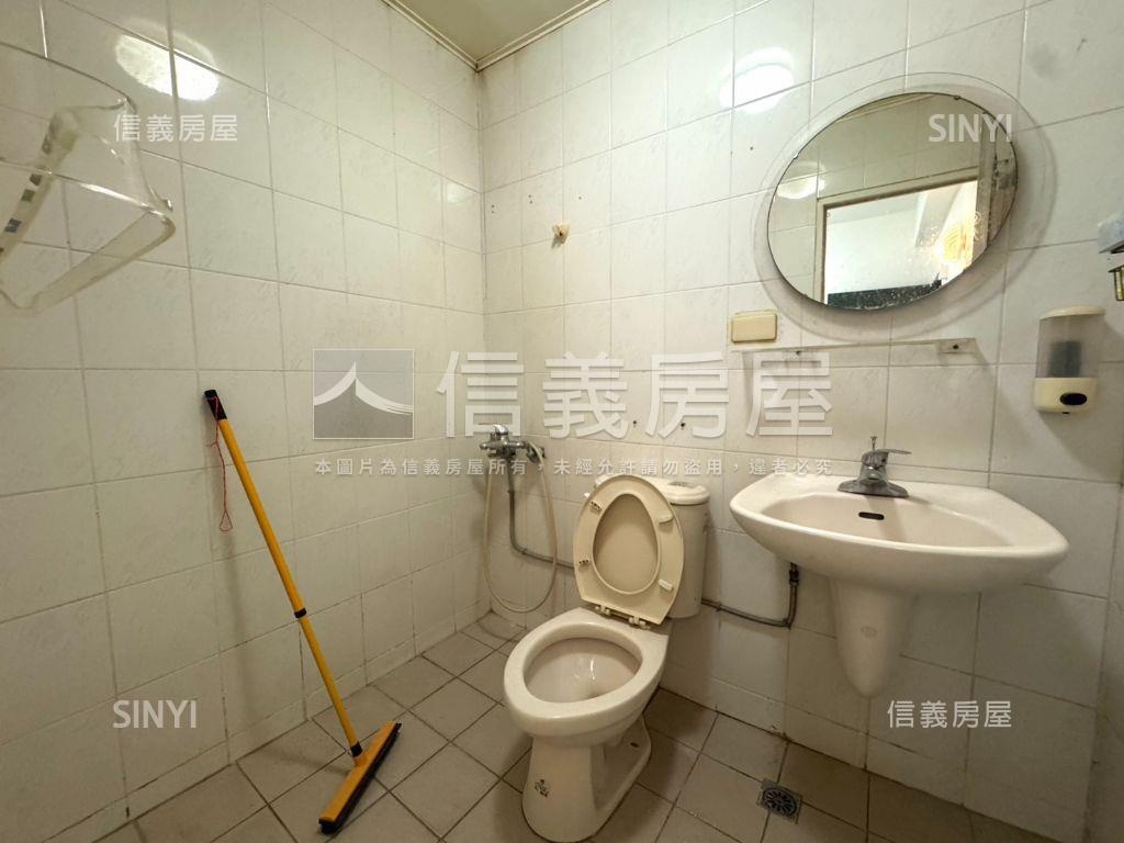 家專天地優質套房有車位房屋室內格局與周邊環境