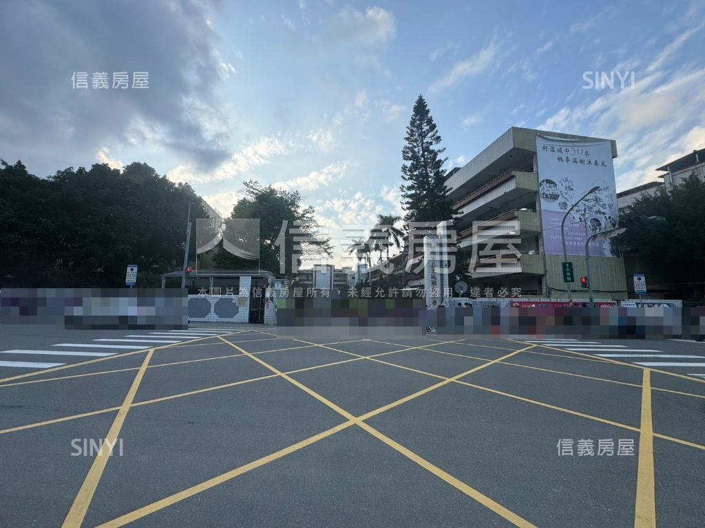 專約稀有近捷運站四房車位房屋室內格局與周邊環境