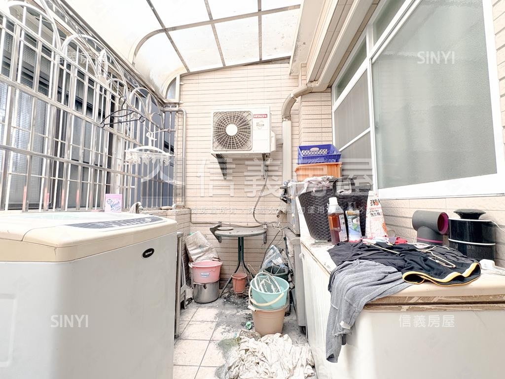 武廟路旁有間好透天房屋室內格局與周邊環境