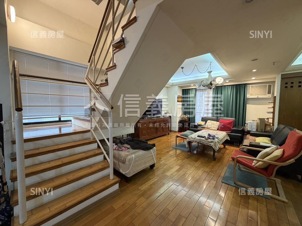 西區大戶朝南高樓三房平車房屋室內格局與周邊環境