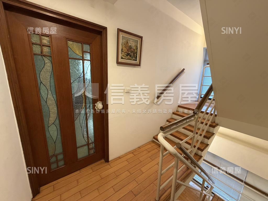 西區大戶朝南高樓三房平車房屋室內格局與周邊環境