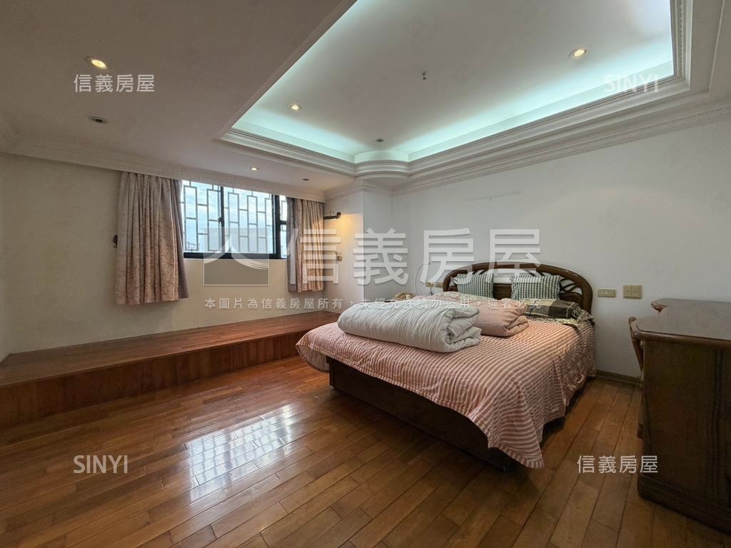 西區大戶朝南高樓三房平車房屋室內格局與周邊環境