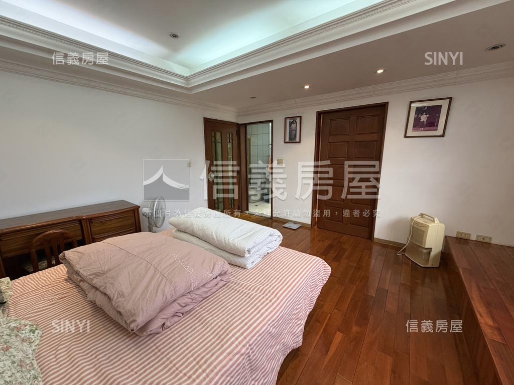 西區大戶朝南高樓三房平車房屋室內格局與周邊環境