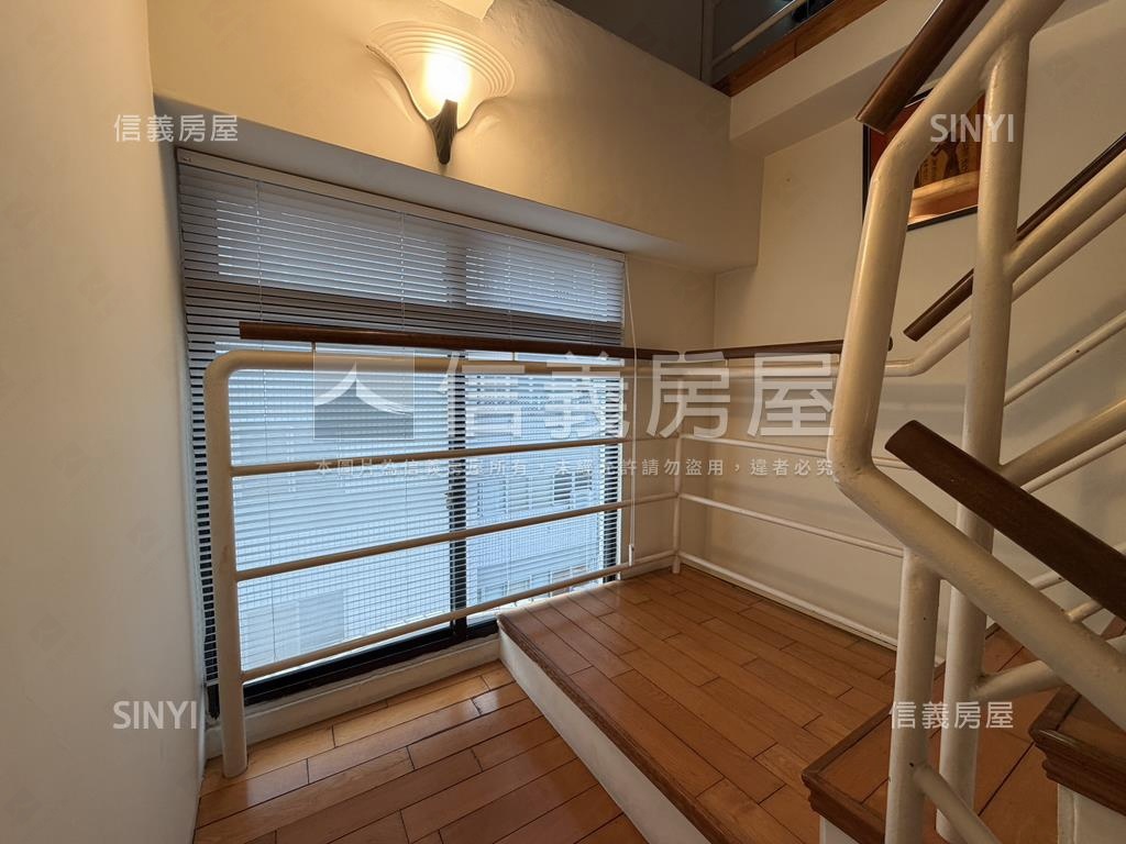 西區大戶朝南高樓三房平車房屋室內格局與周邊環境