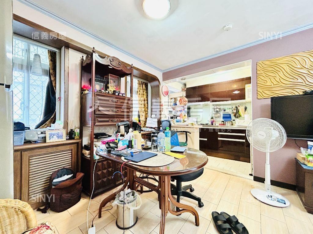 專任錦州街邊間電梯頂加房屋室內格局與周邊環境