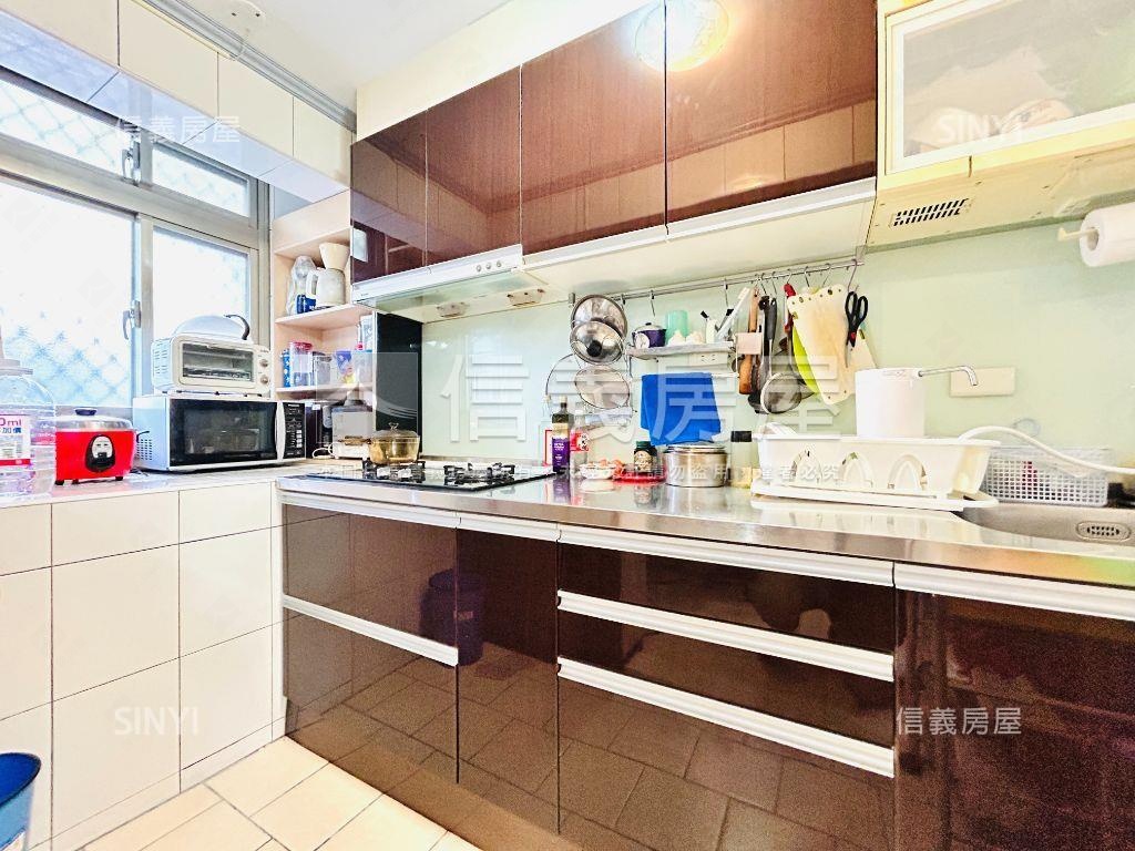 專任錦州街邊間電梯頂加房屋室內格局與周邊環境