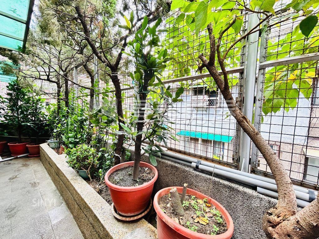 專任錦州街邊間電梯頂加房屋室內格局與周邊環境