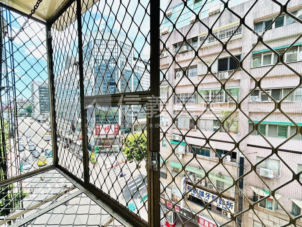 專任錦州街邊間電梯頂加房屋室內格局與周邊環境