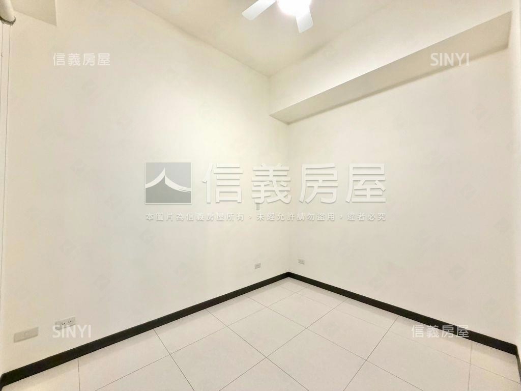 潤隆一樓庭院戶三房平車房屋室內格局與周邊環境