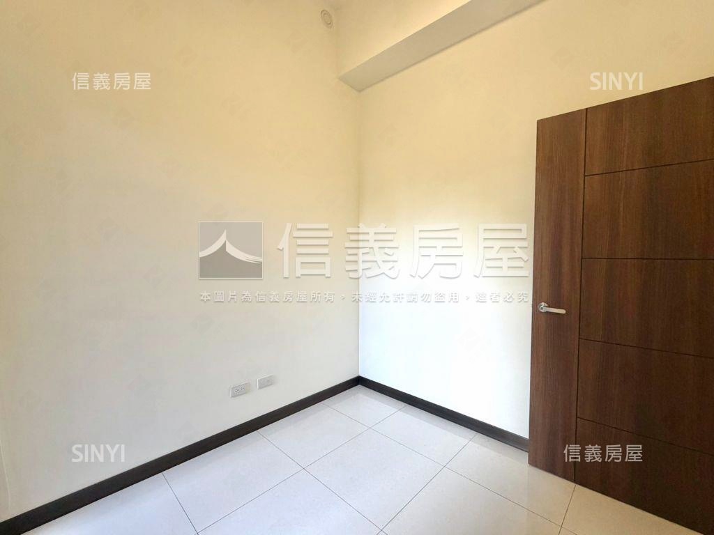 潤隆一樓庭院戶三房平車房屋室內格局與周邊環境