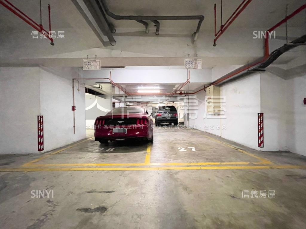 東方帝國一層一戶附雙平車房屋室內格局與周邊環境