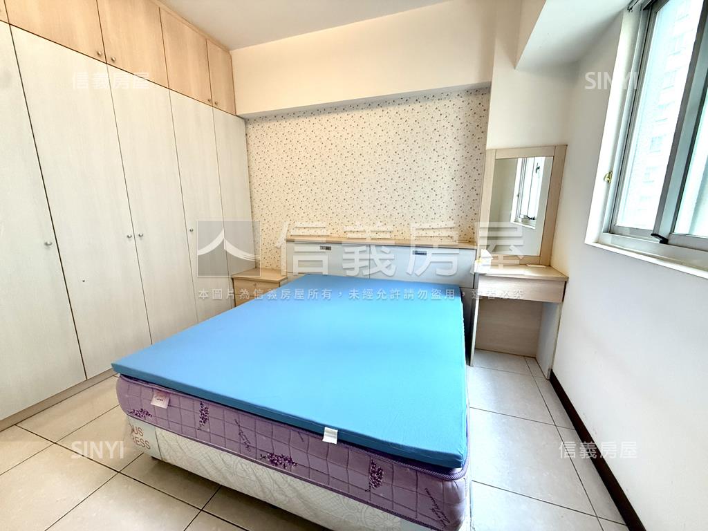 世紀風華三房車位房屋室內格局與周邊環境