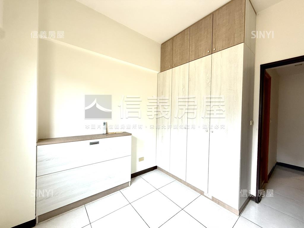 世紀風華三房車位房屋室內格局與周邊環境