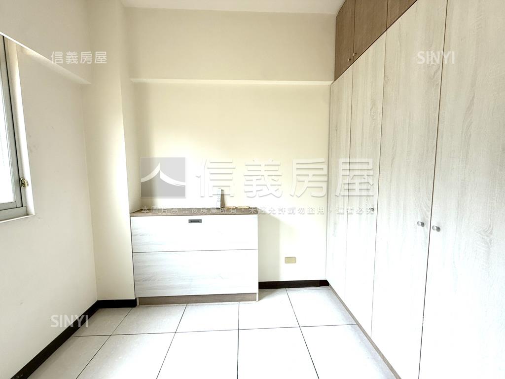 世紀風華三房車位房屋室內格局與周邊環境