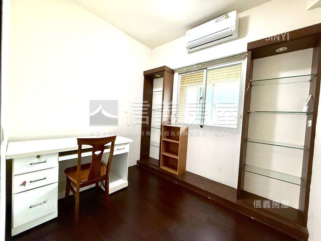 世紀風華三房車位房屋室內格局與周邊環境