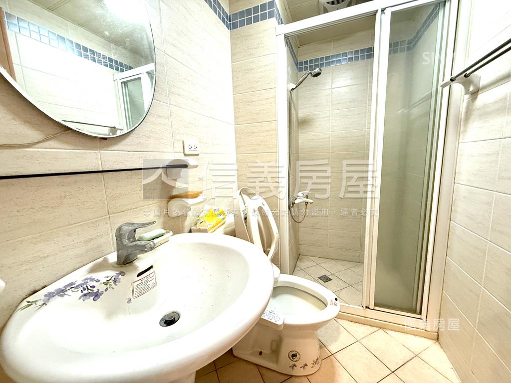 世紀風華三房車位房屋室內格局與周邊環境