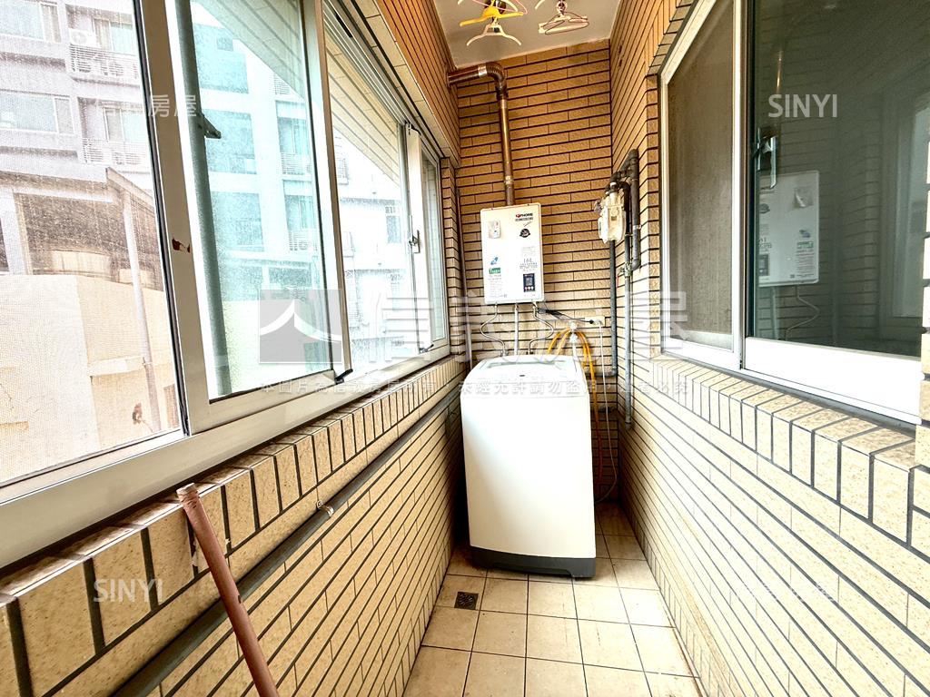 世紀風華三房車位房屋室內格局與周邊環境