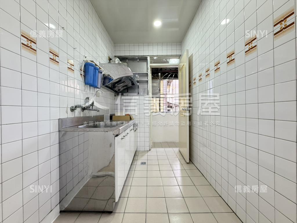 近捷運靜巷低總價三房房屋室內格局與周邊環境